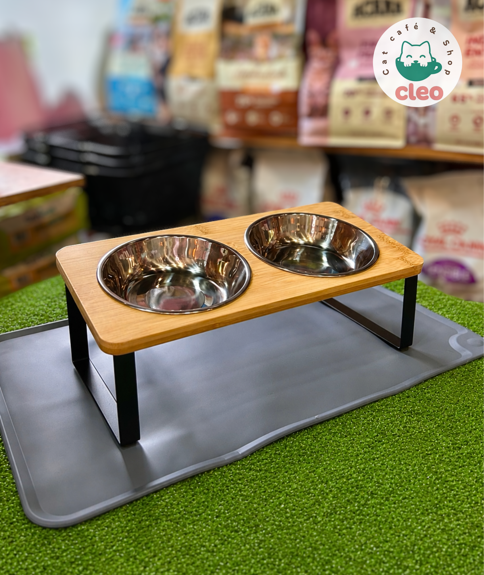 Comedero Doble Elevado con Platos de Acero Inoxidable y Tapete | Estación de Alimentación para Gatos - Imagen 2